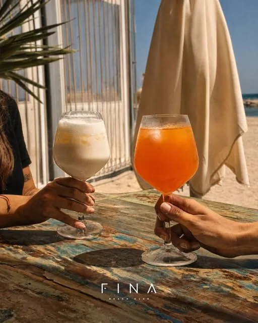 Coctelería en la terraza de Fina