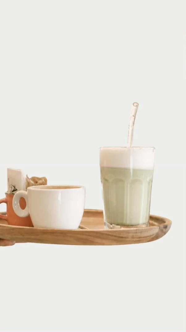 Portada de reel con café y matcha de Nodo Coffee